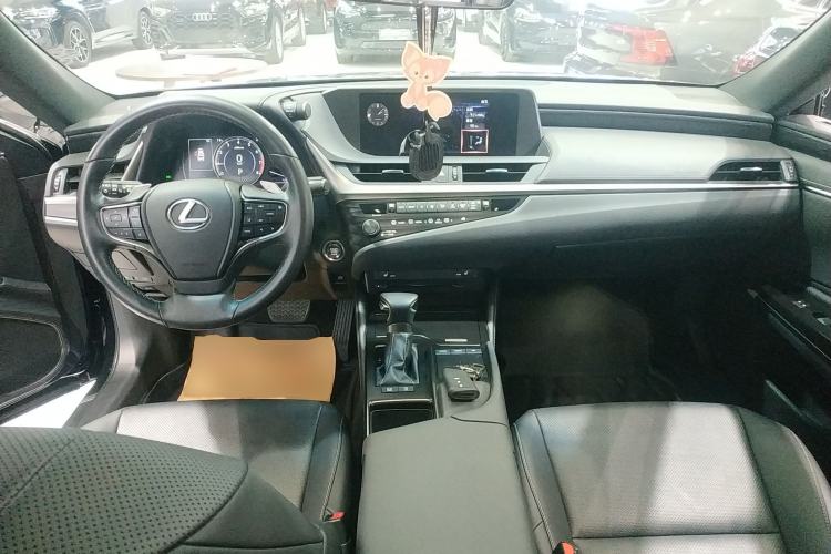 Used Lexus ES 2020 200 Excellence Edition
