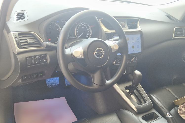 Used Nissan Sylphy 2022 Classic 1.6XE CVT Comfort Edition Center Console