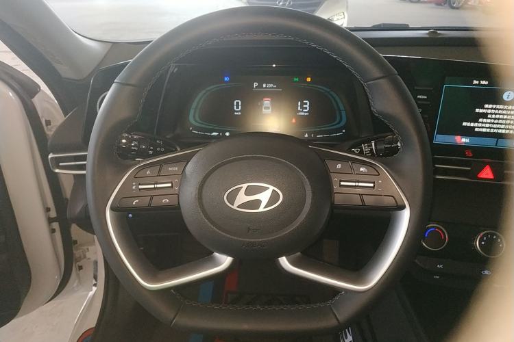 Used Hyundai Elantra 2023 1.5L CVT GLX Elite Edition
