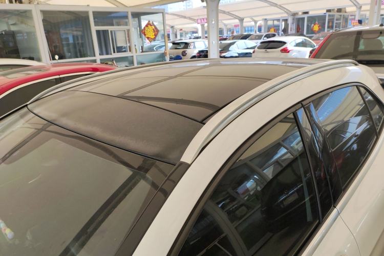 Used Mercedes-Benz GLA 2015 GLA 220 4MATIC Luxury Model Roof