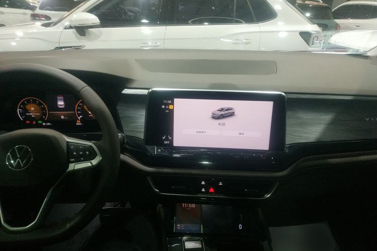 Used Volkswagen Viloran 2024 380TSI Premium Edition Center Console