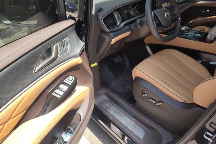 Used Denza D9 2024 EV 620 Premium Model Driver Seat