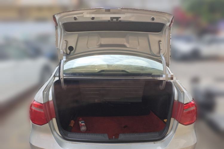 Used Volkswagen Jetta 2015 Value Edition 1.6L Manual Fashionable Style Trunk