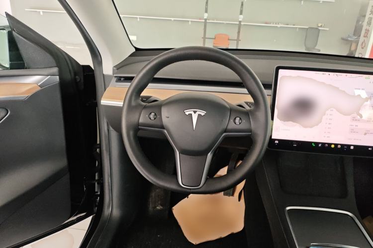 Used Tesla Model Y 2022 Long-Range All-Wheel-Drive Version