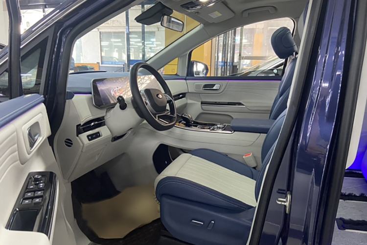 Used JAC Refine RF8 PHEV 2024 Zhiling Edition 1.5T 150KM Flagship Model – Lithium Iron Phosphate
