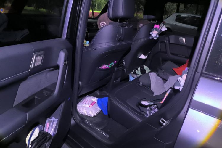 Used iCAR 03T 2024 520km Two-Wheel Drive Long-Range Enjoyment Edition Left Rear Seat