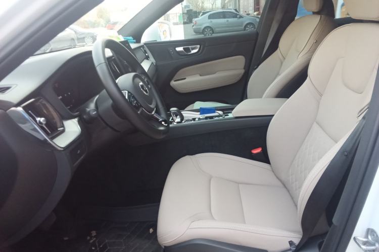 Used Volvo XC60 2026 B5 4x4 Smart Luxury Edition