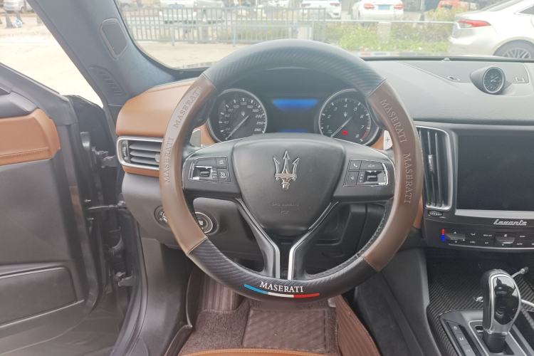 Used Maserati Levante 2016 3.0T Standard Edition Steering Wheel