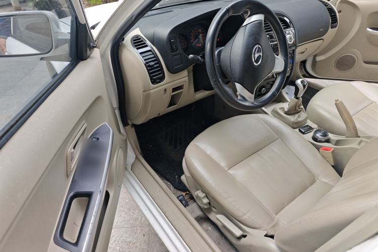 Used Soueast V3 Lingyue 2014 1.5L Manual Happiness Edition Driver Seat