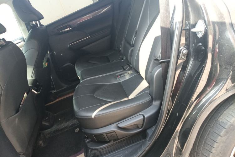 Used Toyota Highlander 2022 Dual-Engine 2.5L Four-Wheel Drive Supreme Edition 7-Seater Left Rear Seat