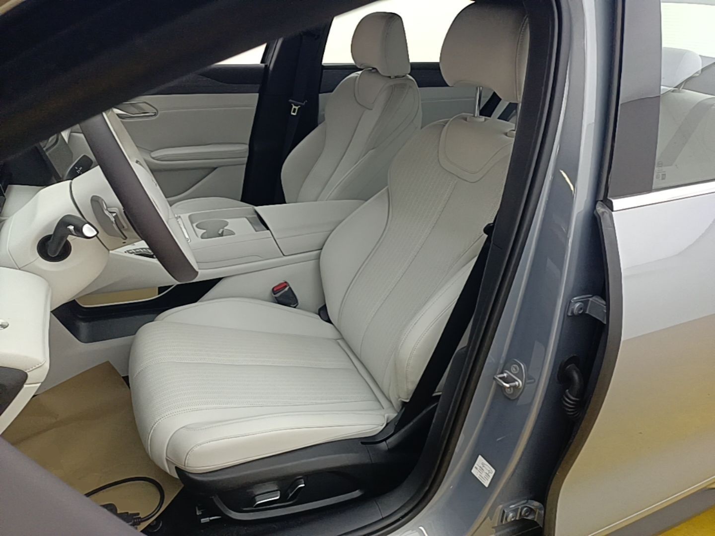 BYD Qin MAX 2026 Model DM-i 230KM Superior Edition — снимка 17