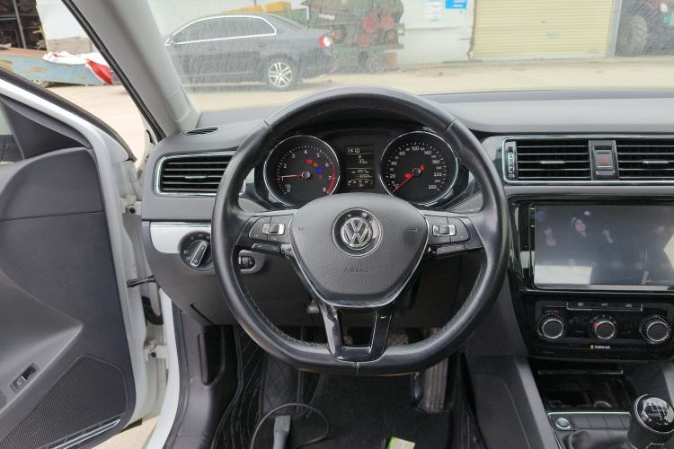 Used Volkswagen Sagitar 2017 1.6L Manual Comfort Model Steering Wheel