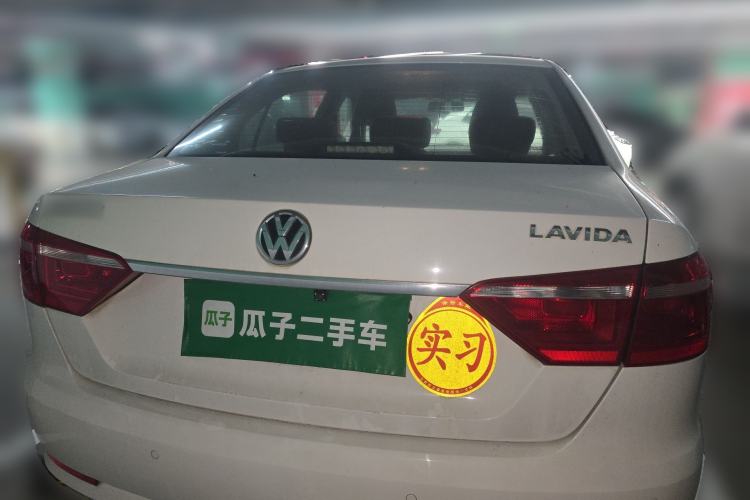 Used Volkswagen Lavida 2013 Revised Version 1.6L Automatic Luxury Edition Rear