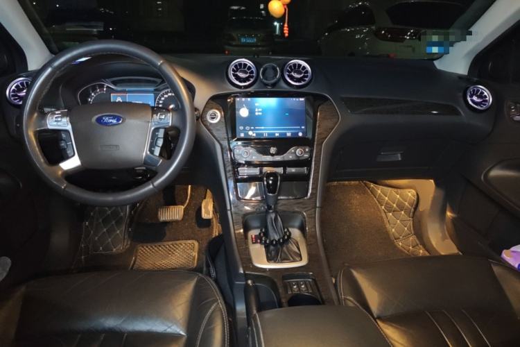 Used Ford Mondeo 2011 2.0L GTDi 200 Luxury Edition Center Console