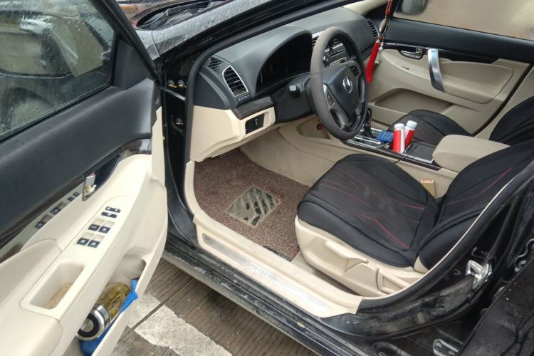 Used CHANGAN Raeton 2013 1.8T Automatic Elite Model China IV Standard
