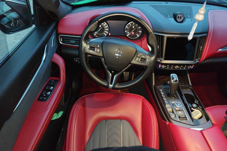 Used Maserati Levante 2021 3.0T Luxury Edition Steering Wheel