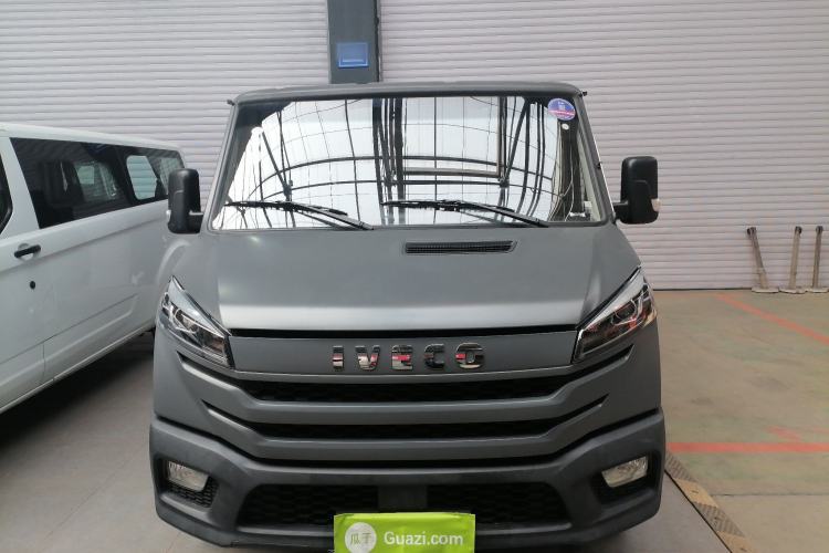 Used Iveco Daily 2023 2.5T A35M1 Multi-Purpose Passenger Vehicle Short Wheelbase Low Roof Single Tire Manual Transmission with Automatic Option