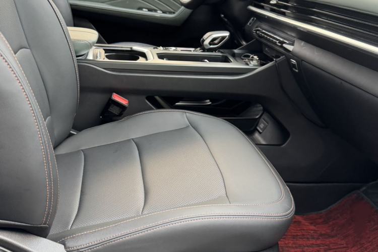 Used Geely Auto Haoyue L 2024 2.0T DCT Prestige Version
