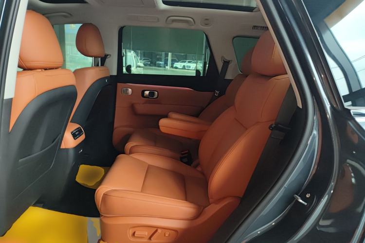 Used Leapmotor C16 2026 Extended-Range 280 LiDAR Zhizun Edition 6 Seats Left Rear Seat