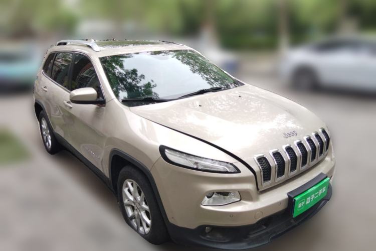 Used Jeep Cherokee 2016 2.0L Superior Edition
