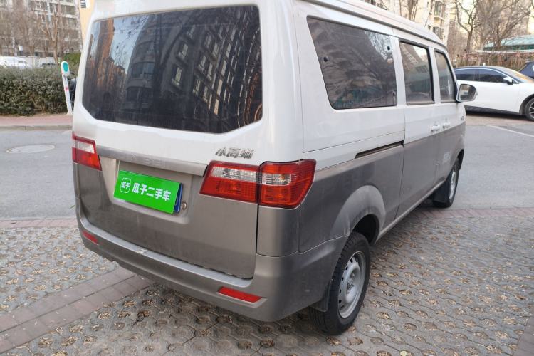 Used Jinbei Hiace X30 2024 1.5L Wealthy-Style Passenger Van 5/6/7 Seater with Front-Mounted Air Conditioning
