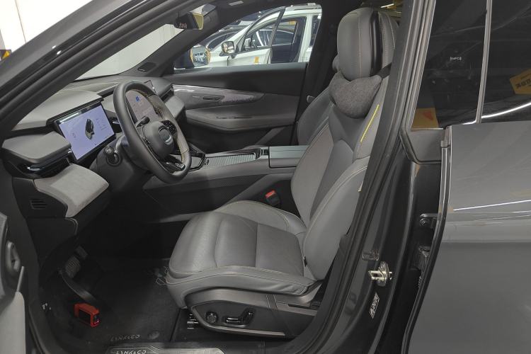 Used Lynk & Co 08 EM-P 2023 120km Long-Range Pro
