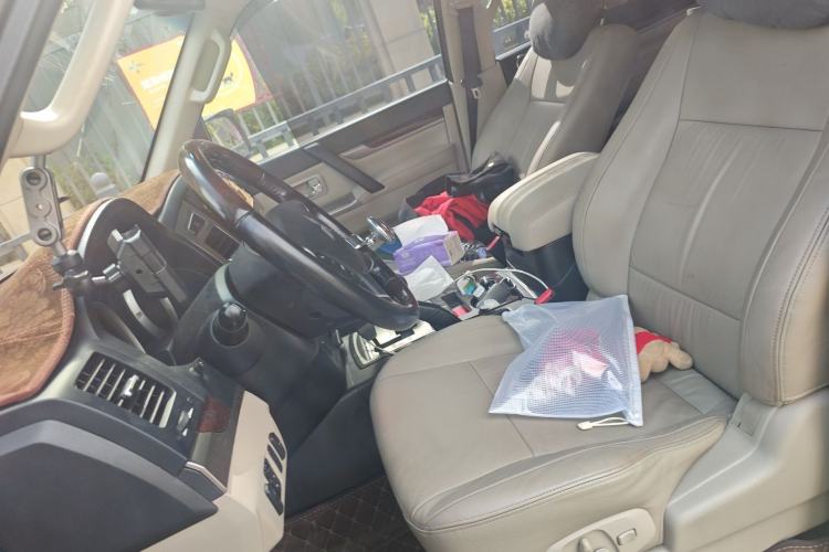 Used Mitsubishi Pajero  Left Front Seat