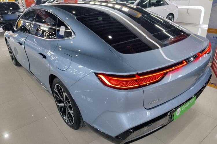 Used Geely Galaxy E8 2025 700 km Long-Range Intelligent Driving Version
