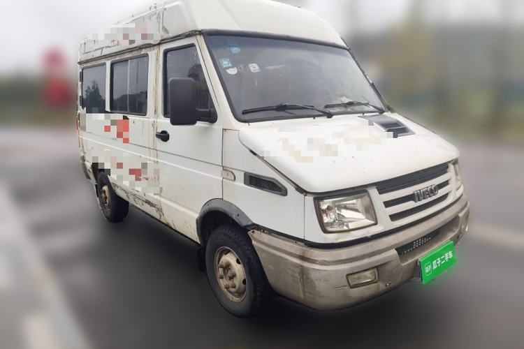 Used Iveco Daily 2009 2.5T-A35 7-Seater
