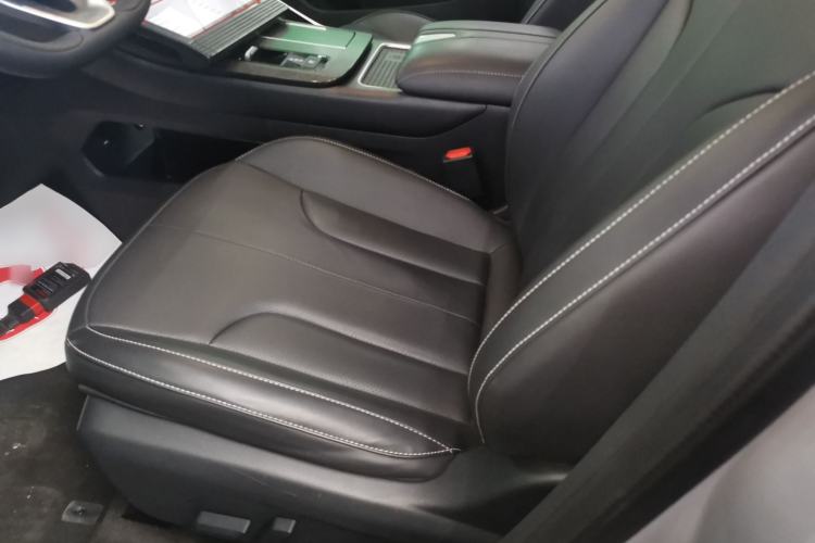 Used Venucia V DD-i 2023 60km iD Joy Ride Edition