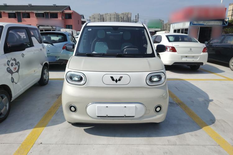 Used Wuling Hongguang MINIEV 2024 3rd Generation 215km Advanced Version
