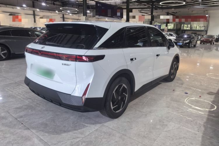 Used Venucia VX6 2023 520 Pro
