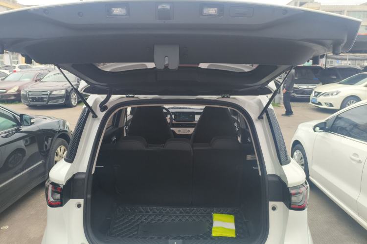 Used Chery QQ Domi 2025 Model 305km Comfort Edition Trunk