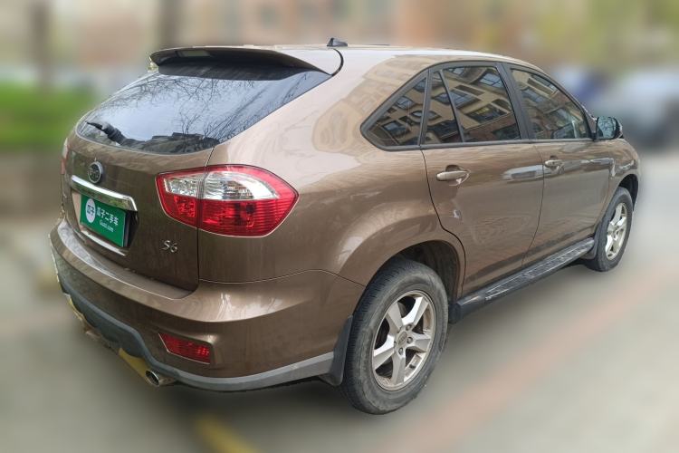 Used BYD S6 2014 2.0L Manual Luxury 7-Seater Rear Right 45 Deg