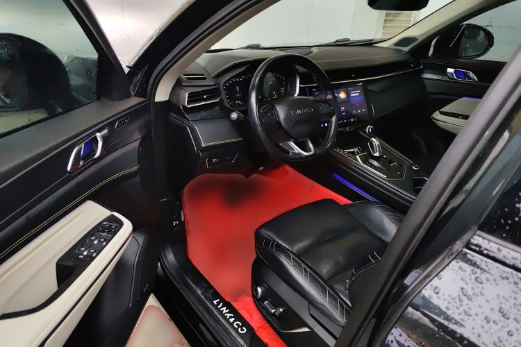 Used Lynk & Co 05 2020 2.0TD Two-Wheel Drive Shine Halo
