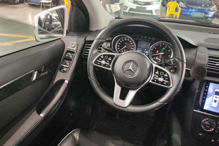 Used Mercedes-Benz R-Class 2017 R 320 4MATIC Business Edition Prestige Model
