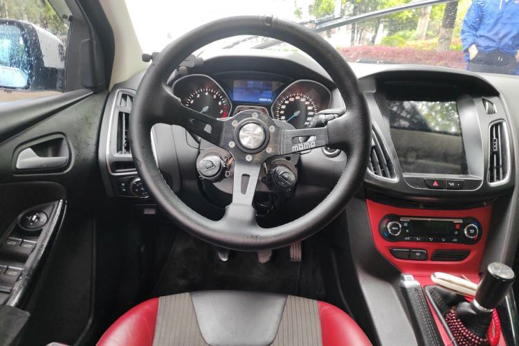 Used Ford Focus 2012 Hatchback 2.0L Manual Luxury Sport Model Steering Wheel