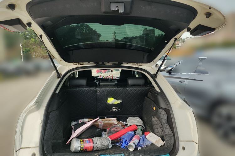 Used Zotye SR7 2016 1.5T CVT Cube Heart Edition China V Standard Trunk