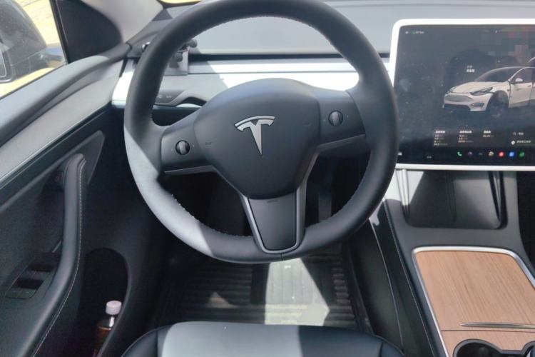 Used Tesla Model Y 2024 Rear-Wheel-Drive Version
