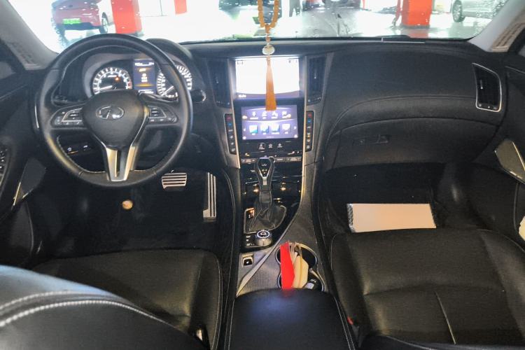 Used Infiniti Q50L 2019 2.0T 30th Anniversary Limited Edition Center Console
