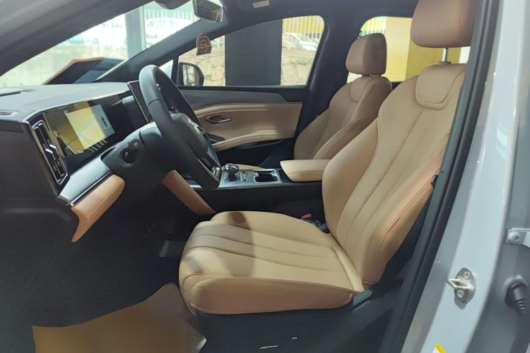 Used BYD Song L DM-i 2024 112 km Leading Edition Left Front Seat