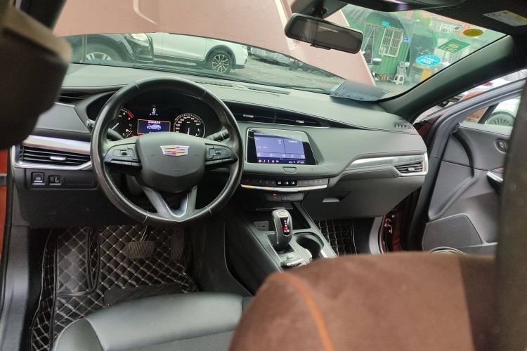 Used Cadillac XT4 2018 28T Two-Wheel Drive Tech Version