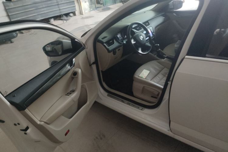 Used Skoda Octavia 2015 1.6L Automatic Yijun Edition
