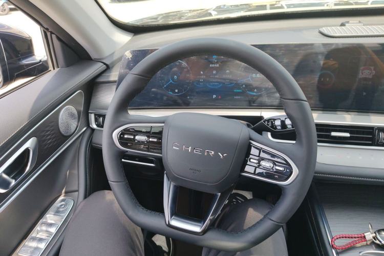 Used Chery Tiggo 8 PRO 2022 290T Two-Wheel Drive Sky Dome Edition 5 Seats Steering Wheel