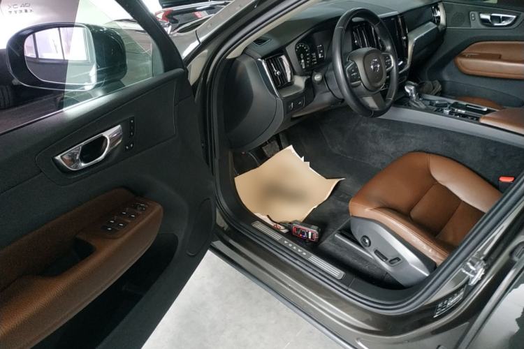 Used Volvo XC60 2019 T5 4x4 Smart Edition China V Standard
