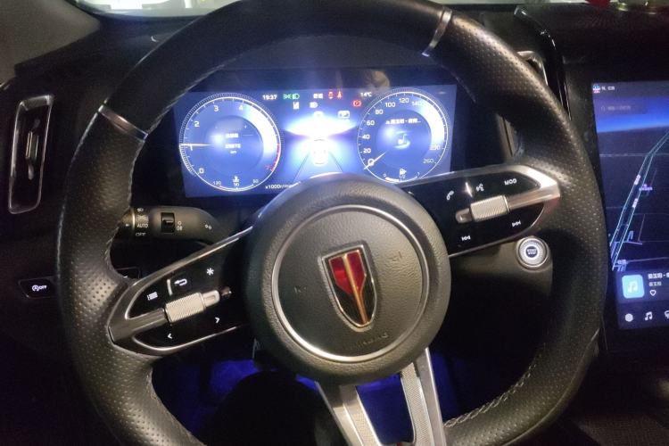 Used Hongqi HS3 2023 1.5T Two-Wheel Drive Shanwei Edition Instrument Cluster