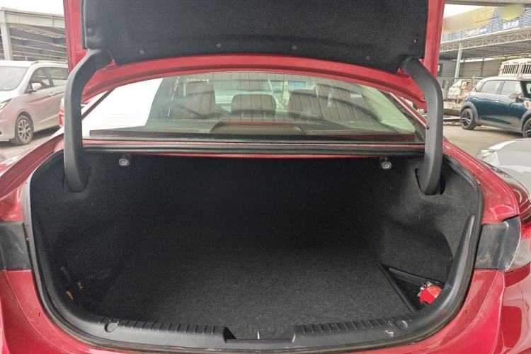 Used Mazda Atenza 2017 2.0L Blue Sky Luxury Edition