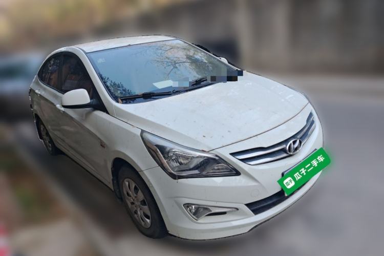 Used Hyundai Verna (older generation) 2014 1.4L Manual Smart GLS Trim Front Right 45 Deg
