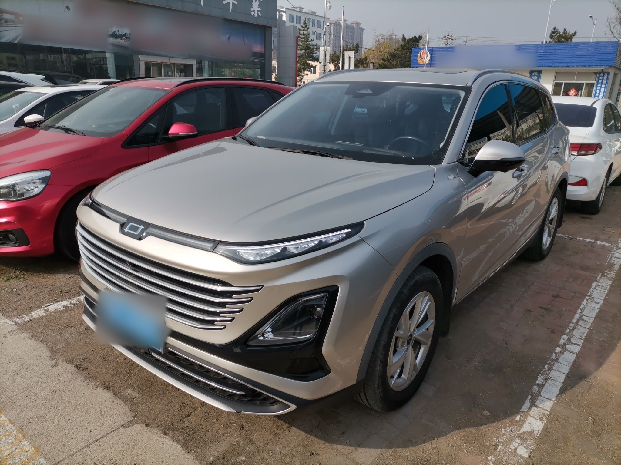 Под передней частью автомобиля