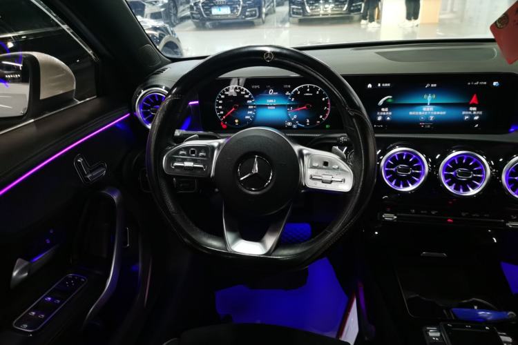 Used Mercedes-Benz A-Class 2022 Revised Version A 200 L Sport Sedan Fashionable Style Steering Wheel